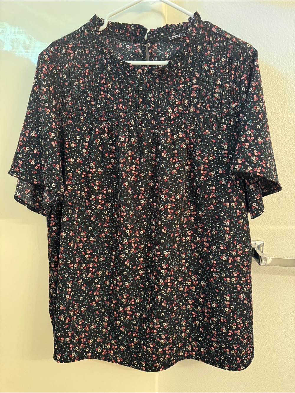 BloomChic Black Blouse with Pink Floral Print size 14-16